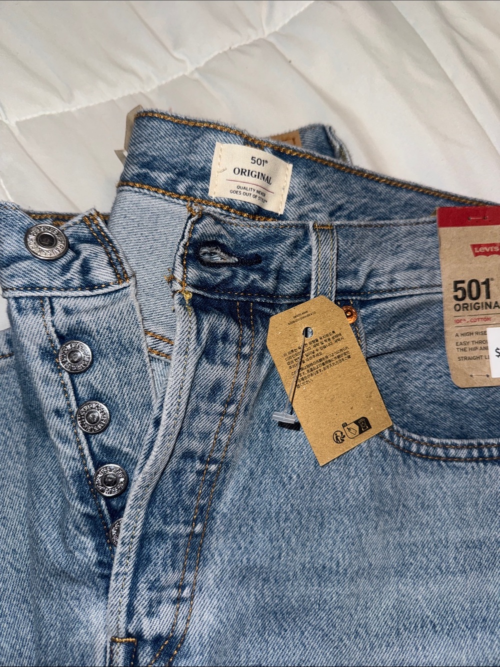 Levi's Straight Leg Jeans in Light Blue with Knee Distress - Picture 2 of 4